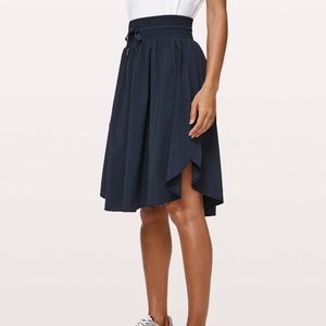 Lululemon The Everyday skirt in navy, size 8